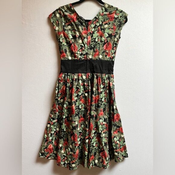 Retrolicious red cardinal bird floral mural fit & flare midi dress Sz S - Picture 2 of 12